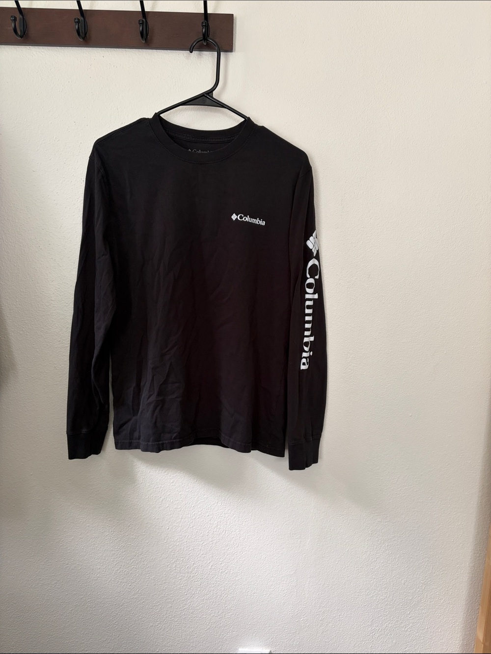 Columbia Men's Long-Sleeve Logo Tee